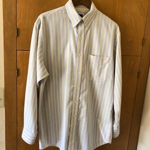 Jos. A. Bank Traveler's Button-down Dress Shirt. Yellow Stripe. Size Medium